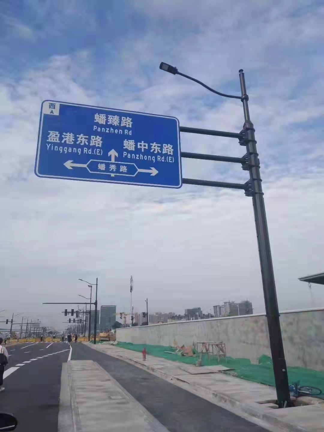 河南路灯中合杆